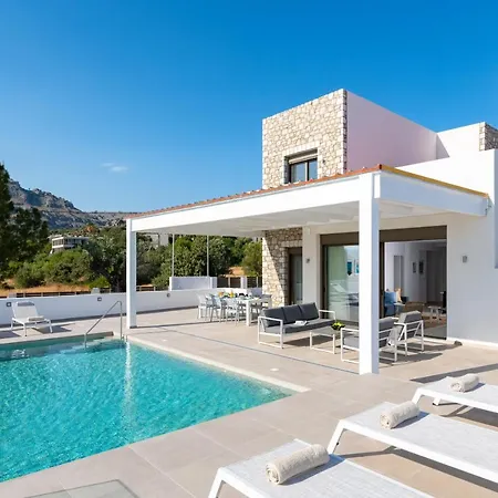 Iris In Pefkos, Pine Villa *