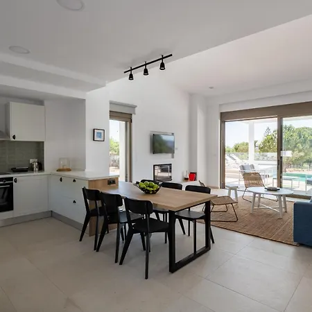 빌라 Iris In Pefkos, Pine