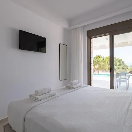 Iris In Pefkos, Pine Villa *