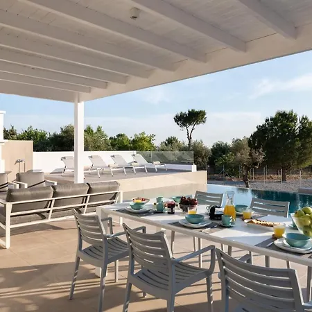 Iris In Pefkos, Pine Villa