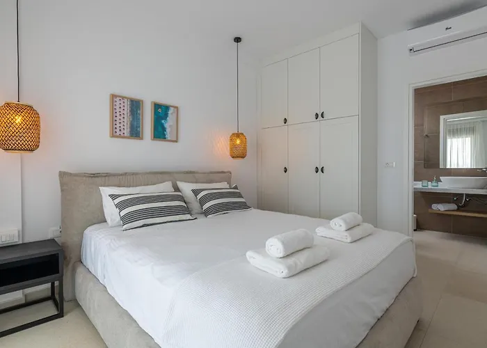 Iris In Pefkos, Pine Villa