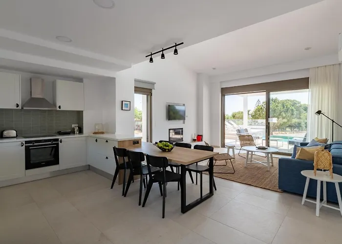 Villa Iris In Pefkos, Pine