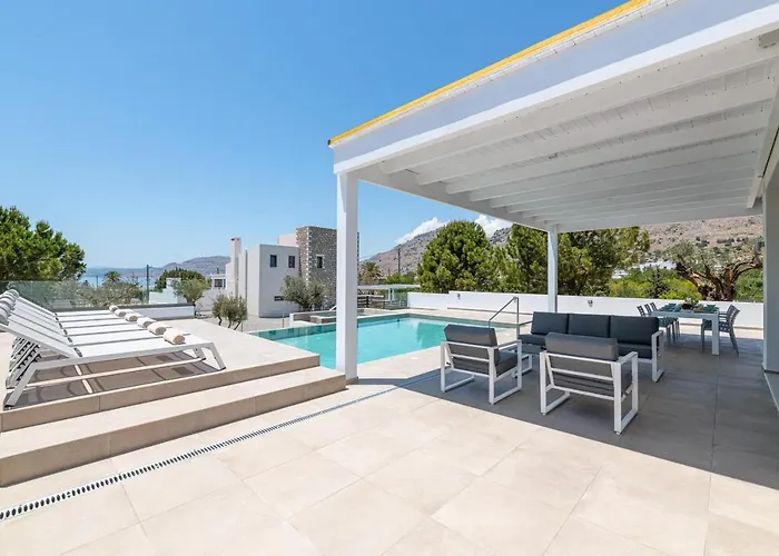 Iris In Pefkos, Pine 别墅 *